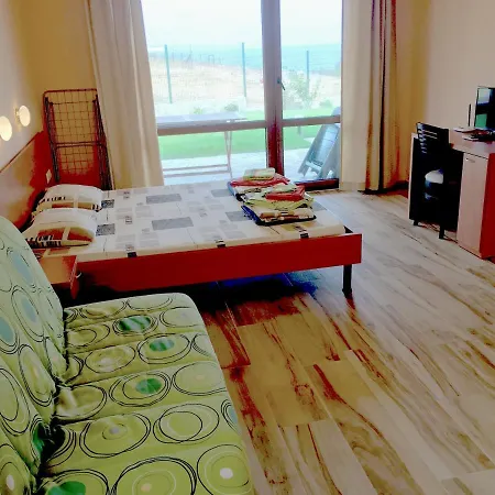 албиция 3* סינמורץ