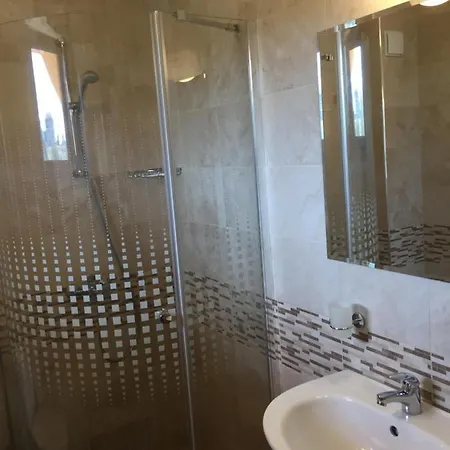 албиция Sinemoretz