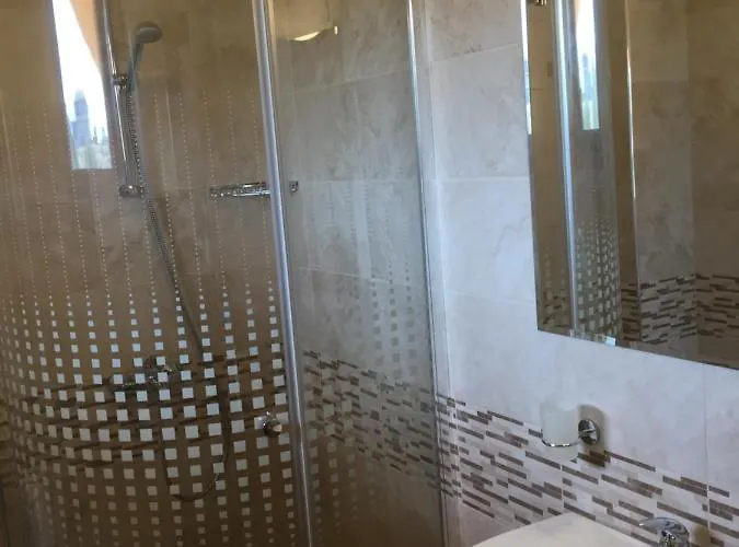 албиция Sinemoretz